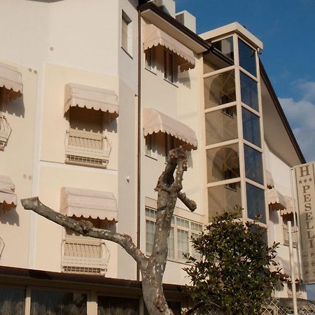 Hotel Peselli Marina di Massa Exteriör bild